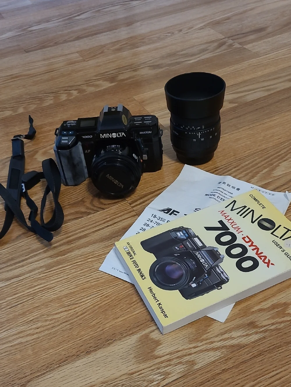Minolta Maxxum 7000 Bundle - Picture 1 of 9